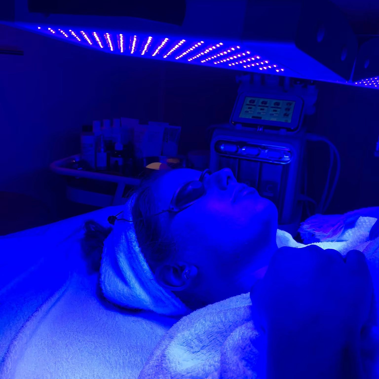 Professional Red Light Therapy Panel for Skin Healing after Laser Procedures Red Blue Yellow Light Therapy PDT KN-7000A
